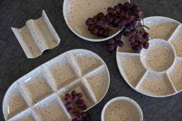 Ditte serveringsfat stor 20x36 cm - Beige-vinrød - Sagaform