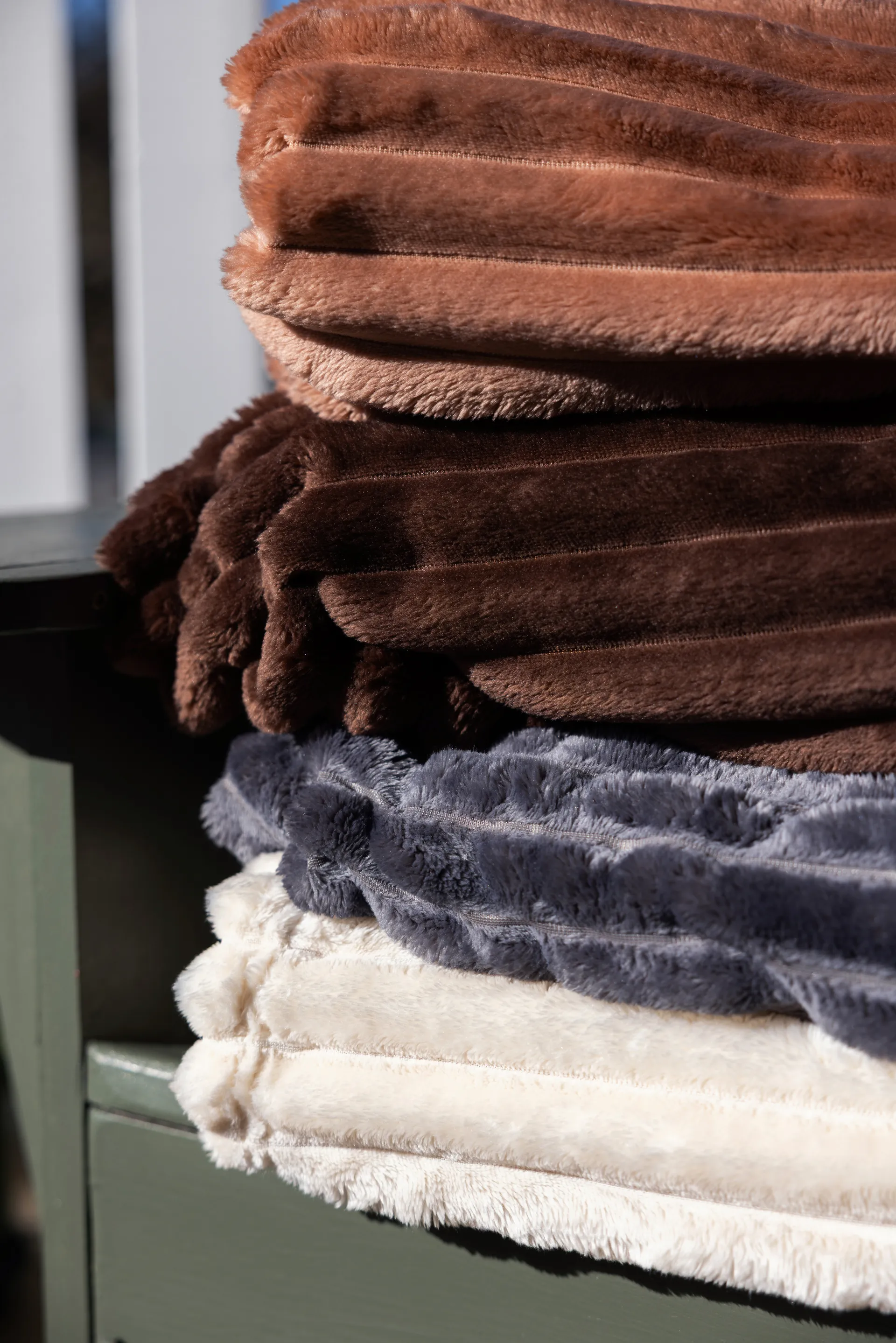 Esther fleecepledd, Mørkebrun Sagaform