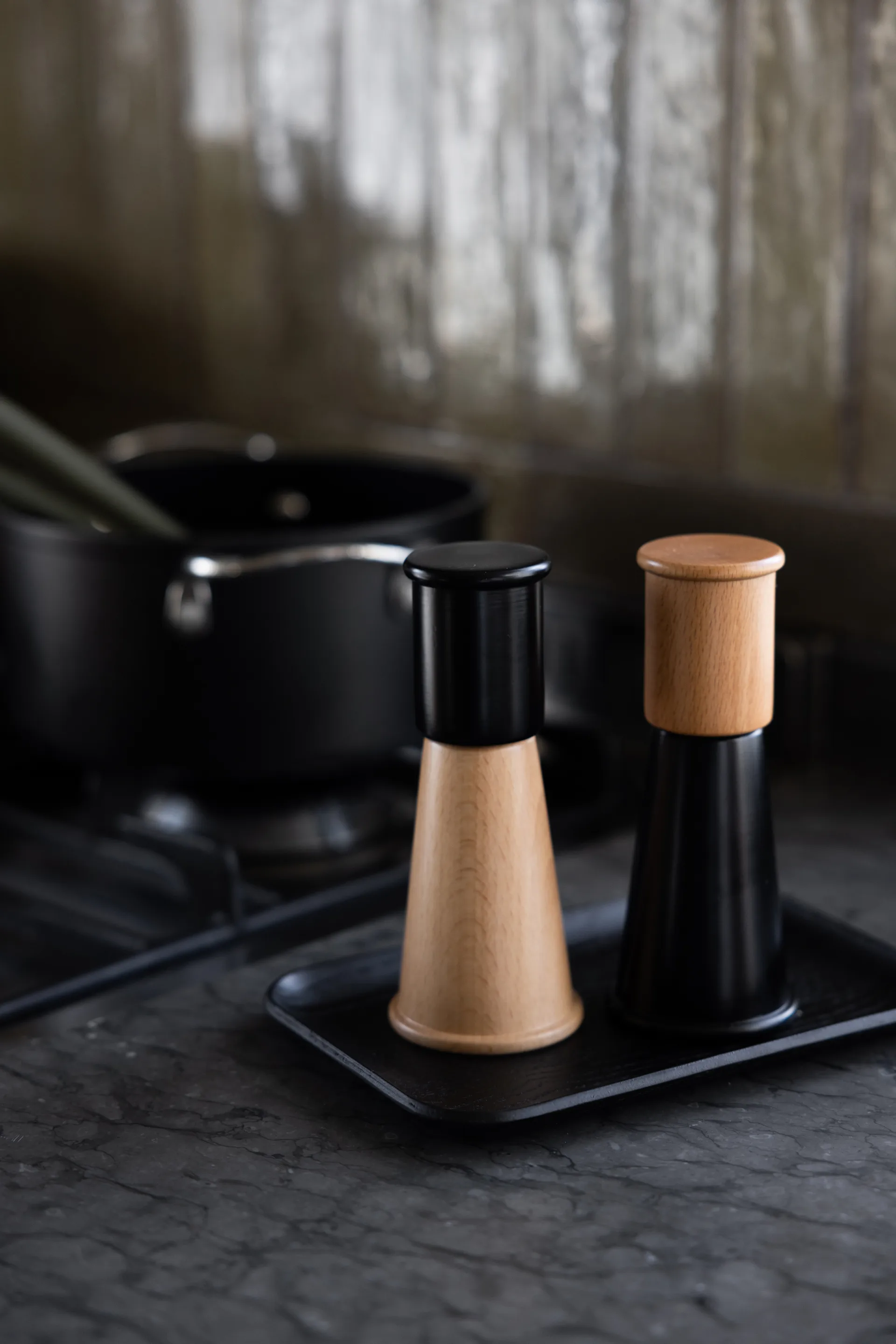 Gurken salt- og pepperkvern liten 2 deler, Svart-brun Sagaform