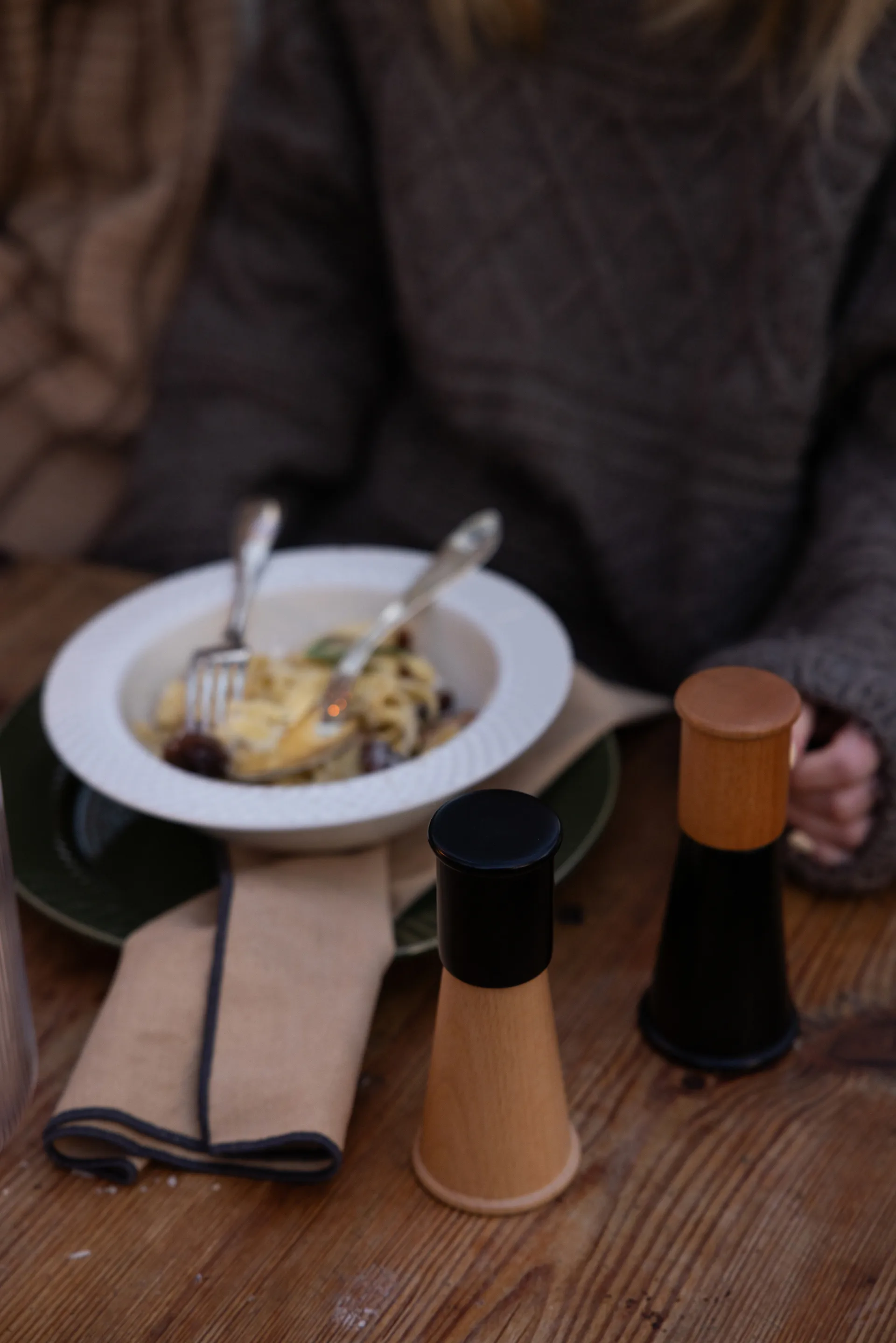 Gurken salt- og pepperkvern liten 2 deler, Svart-brun Sagaform