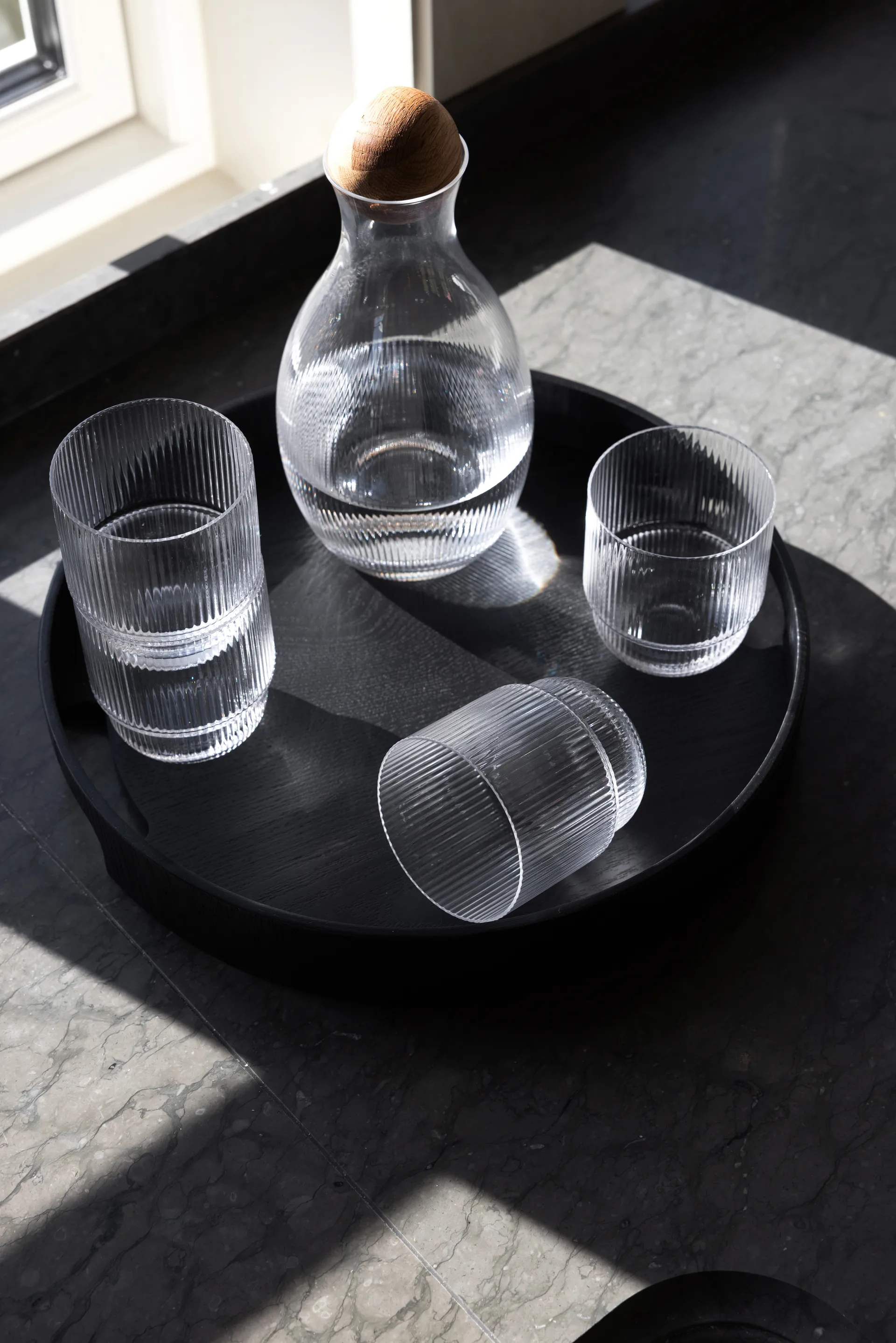 Hanna brett rund Ø35 cm, Svart Sagaform