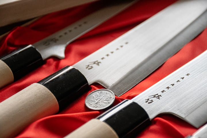 Knivsett i balsaboks 22 x 38 cm - 4 deler - Satake