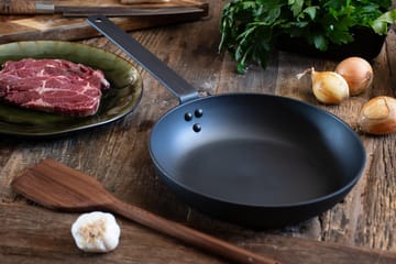 Satake karbonstål stekepanne 3mm - 24 cm - Satake
