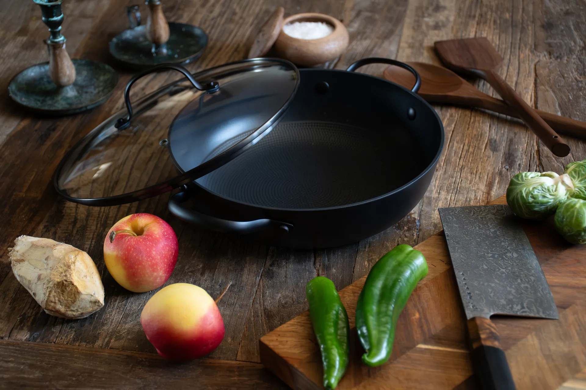 Satake kasserolle i lettvektsstøpejern m. glasslokk, 26 cm Satake