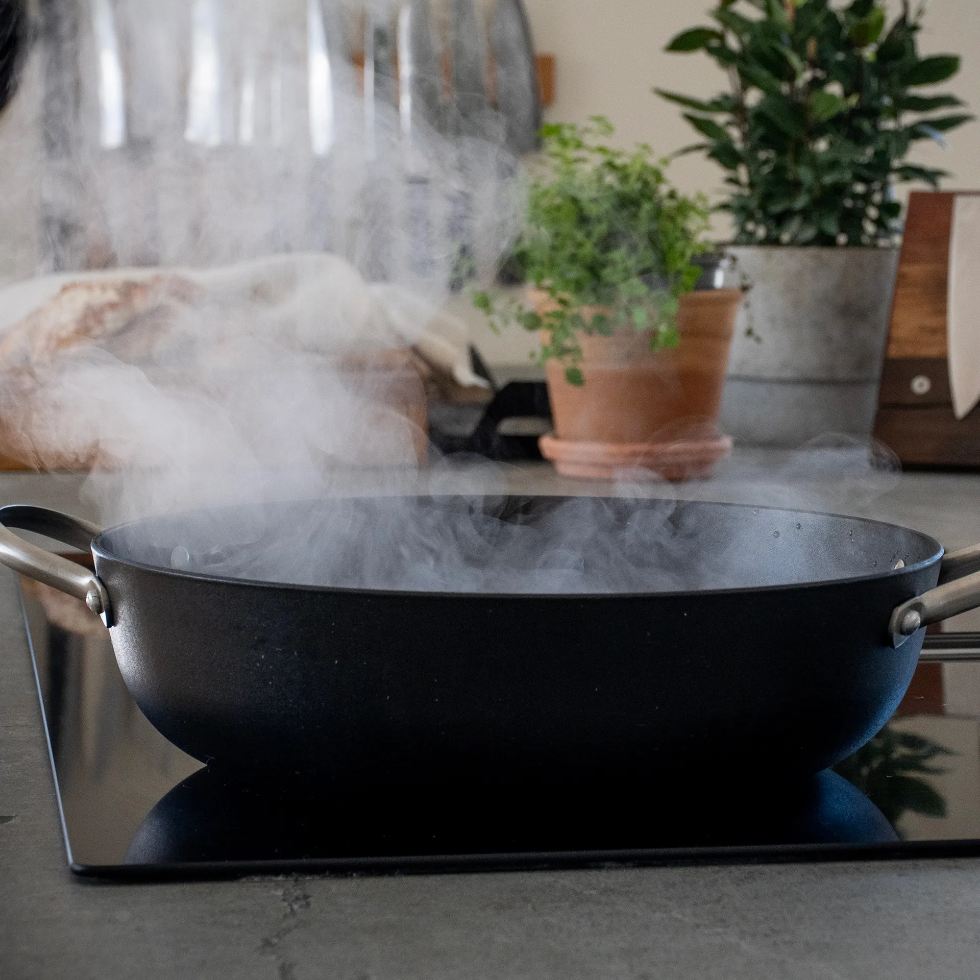 Satake kasserolle i lspisetvikts støpejern, 30 cm Satake