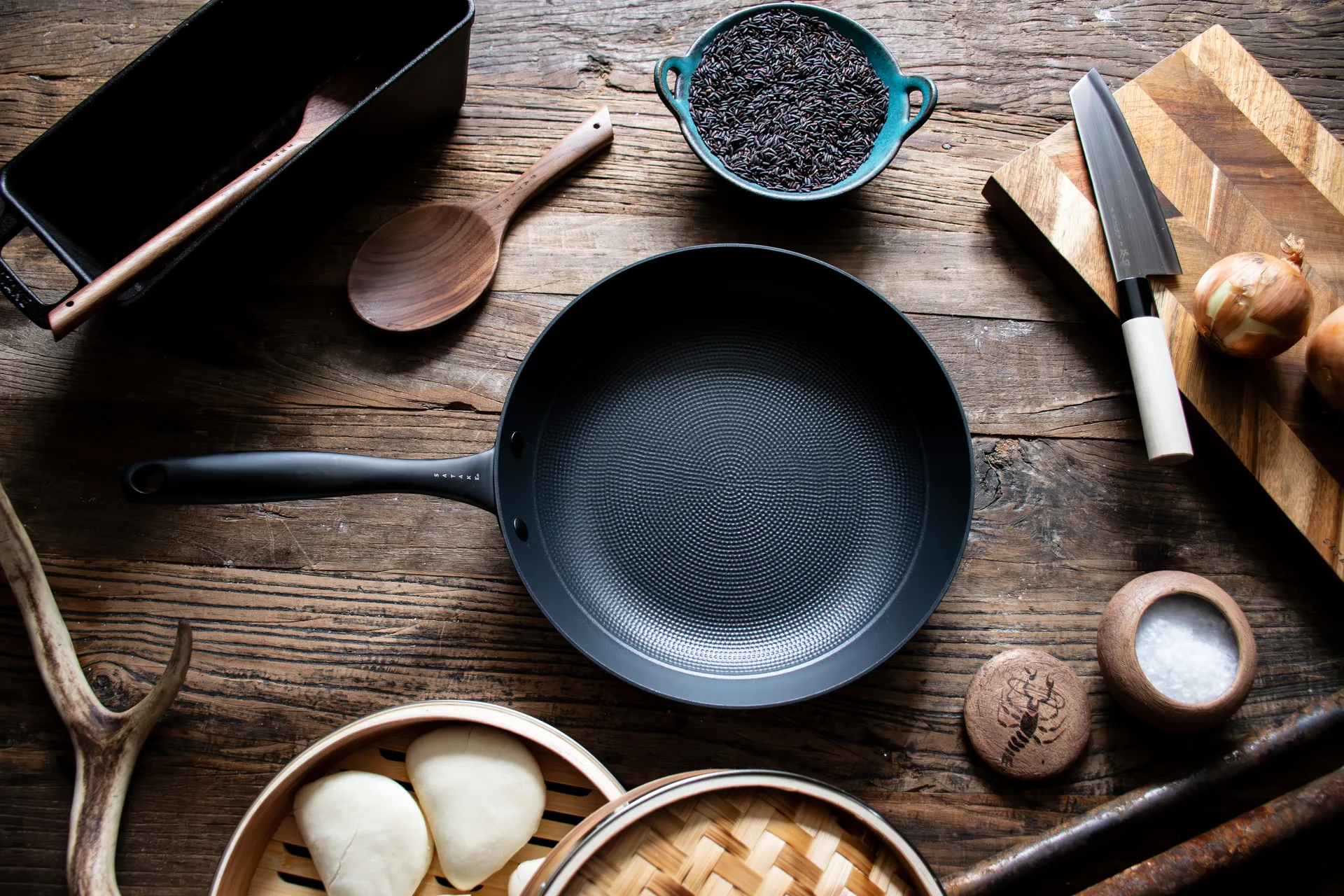 Satake stekepanne i lettvektsstøpejern keramisk, 28 cm Satake