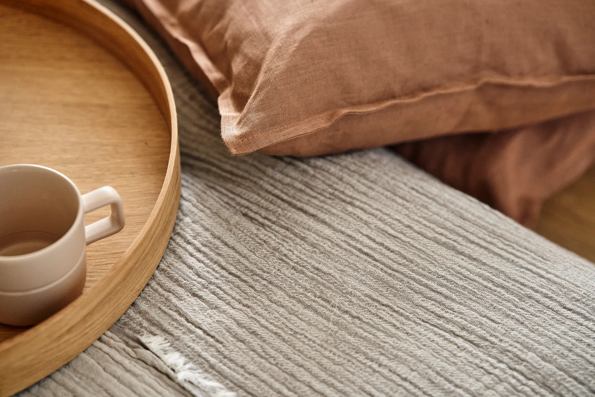 Breeze sengeteppe 260 x 260 cm, Grå Scandi Living