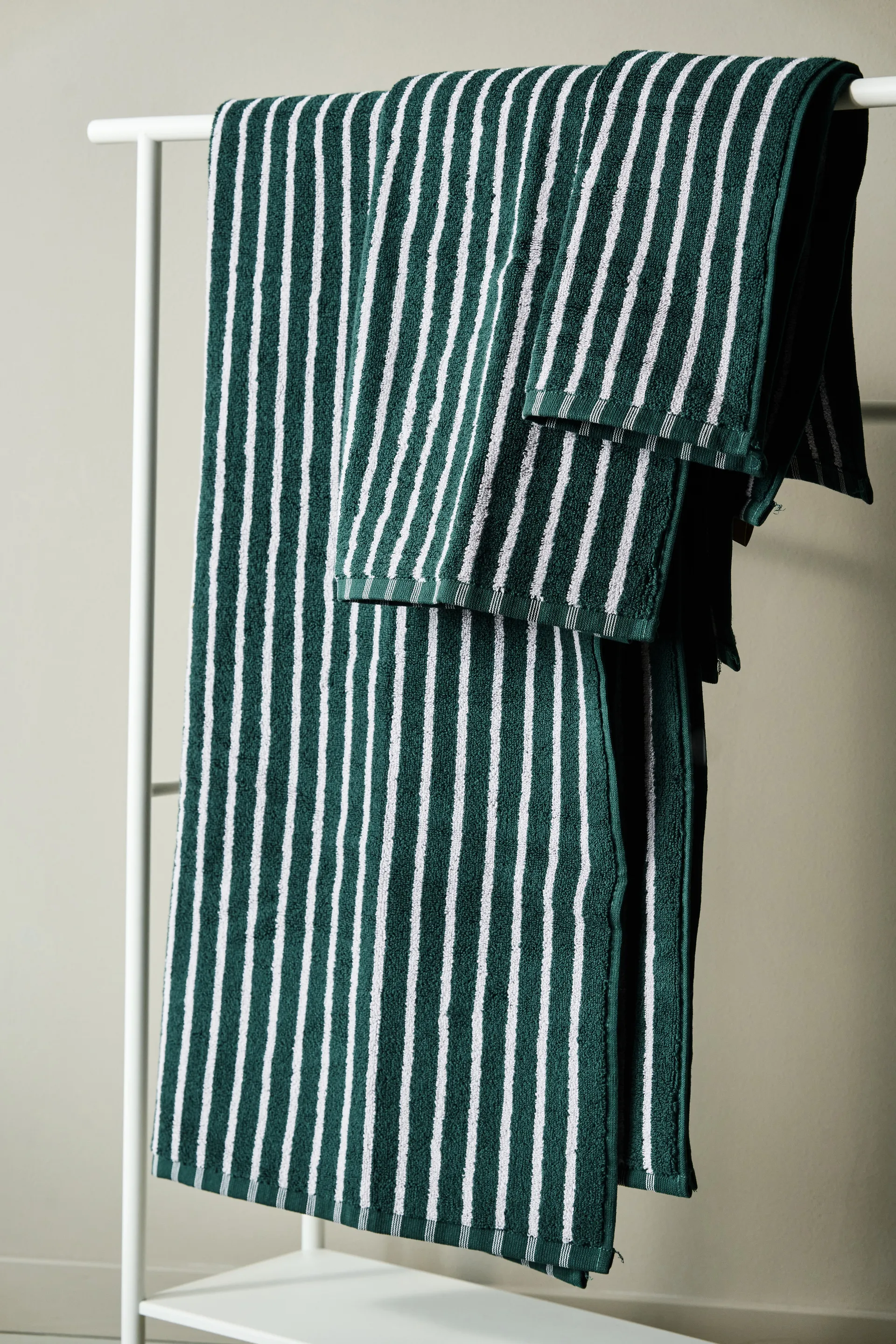 Drift håndkle 30x50 cm, Grønn-lilla Scandi Living