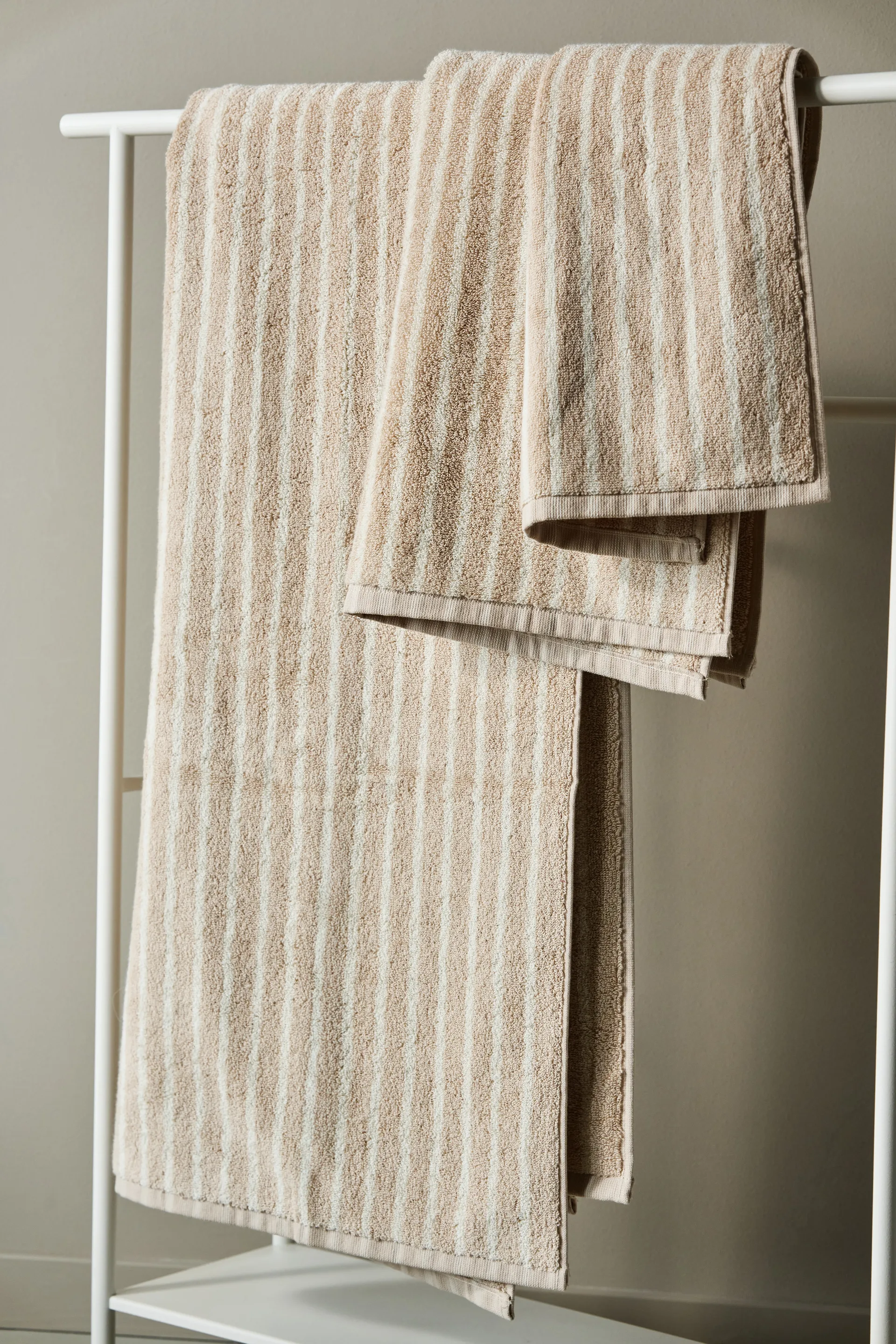 Drift håndkle 50x70 cm, Beige-hvit Scandi Living