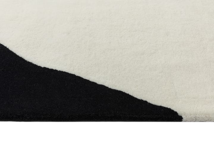 Flow ullteppe hvit-svart - 170x240 cm - Scandi Living