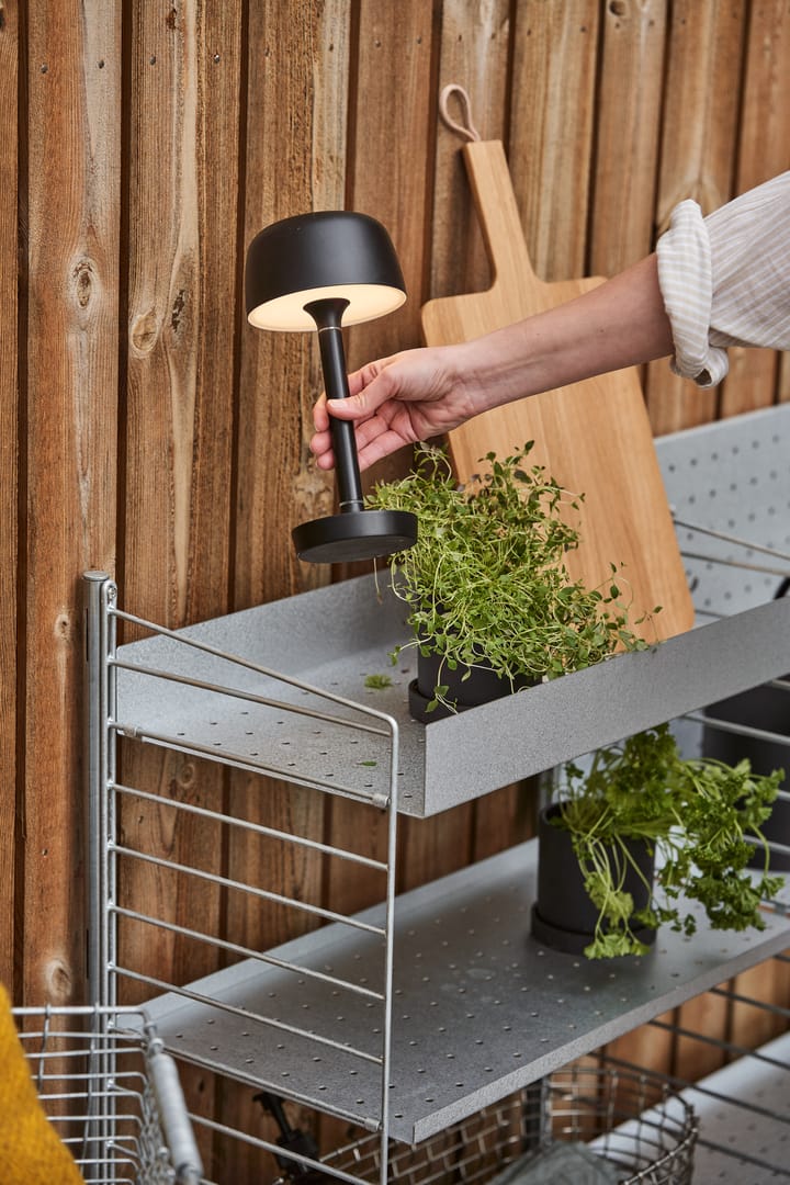 Halo bærbar bordlampe 25,5 cm, Black Scandi Living