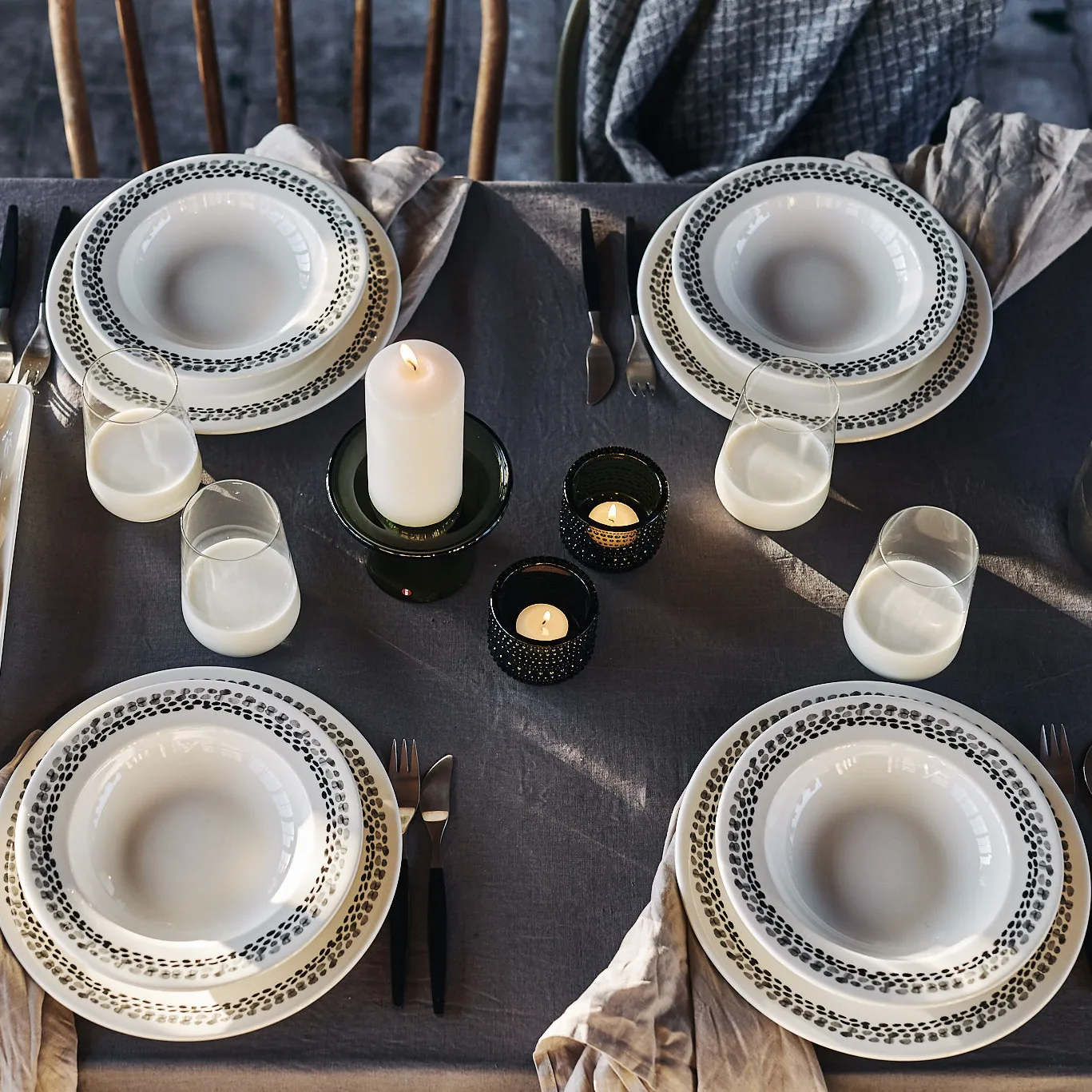 Klappersten tallerken 28 cm 4-stk., svart-hvit Scandi Living