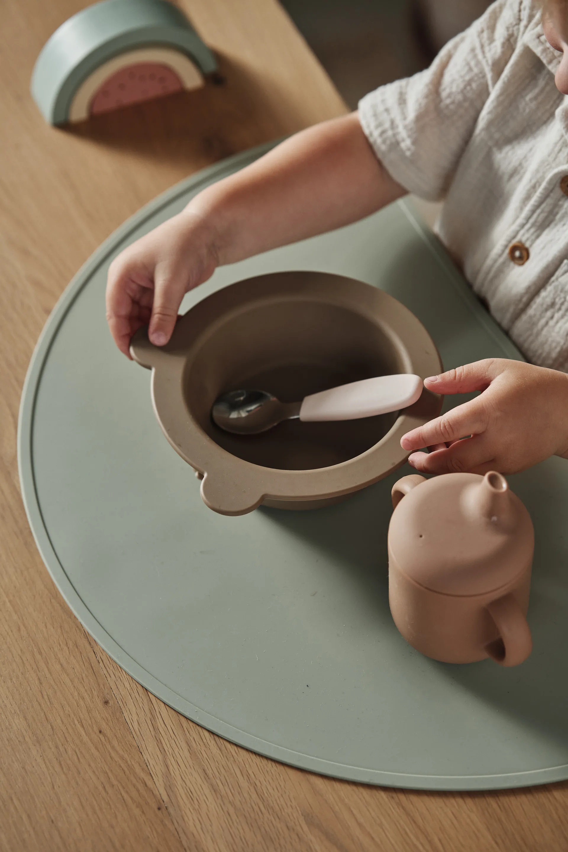 Loula bordbrikke silikon, Green Scandi Living