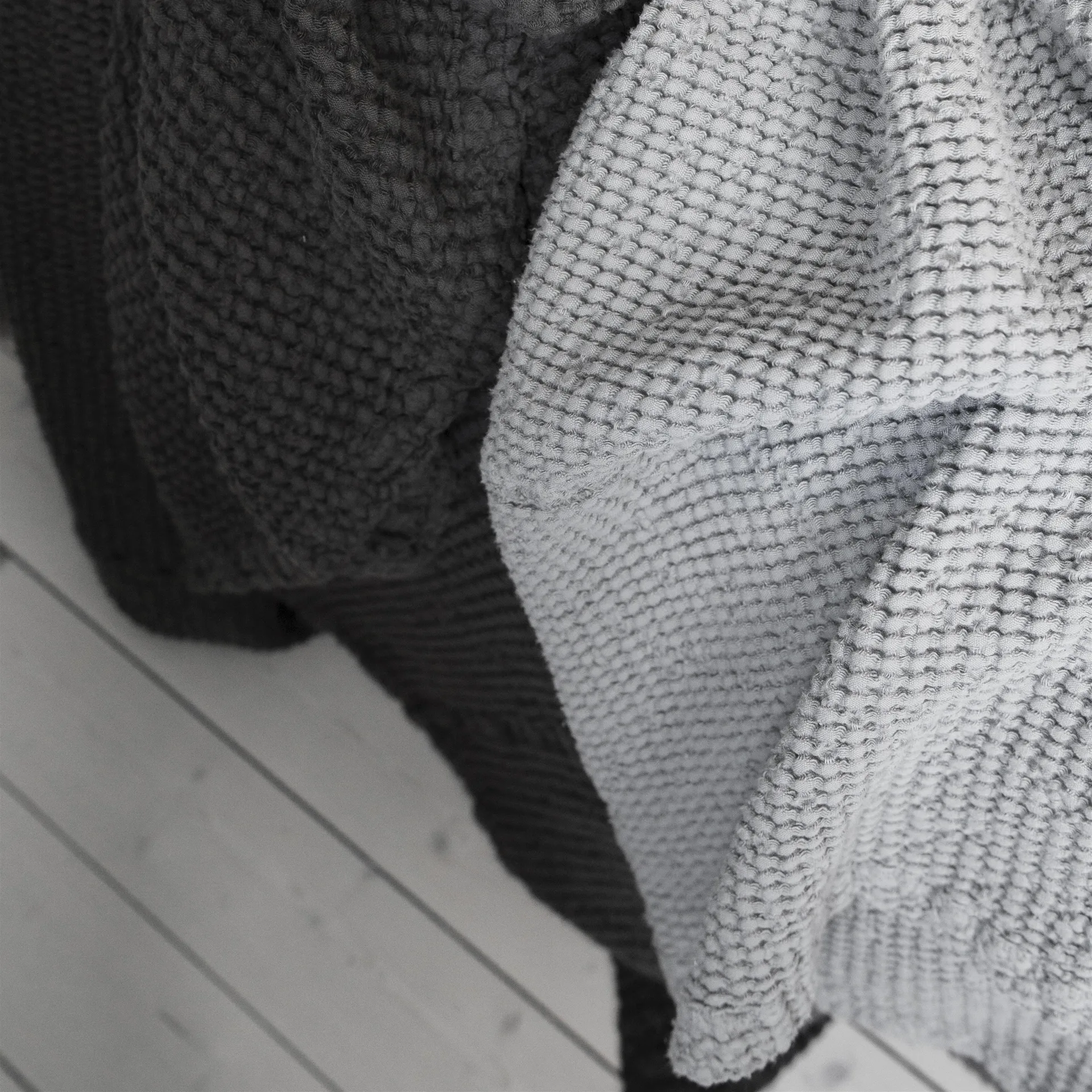 Moss sengeteppe 260x260 cm, Charcoal (grå) Scandi Living