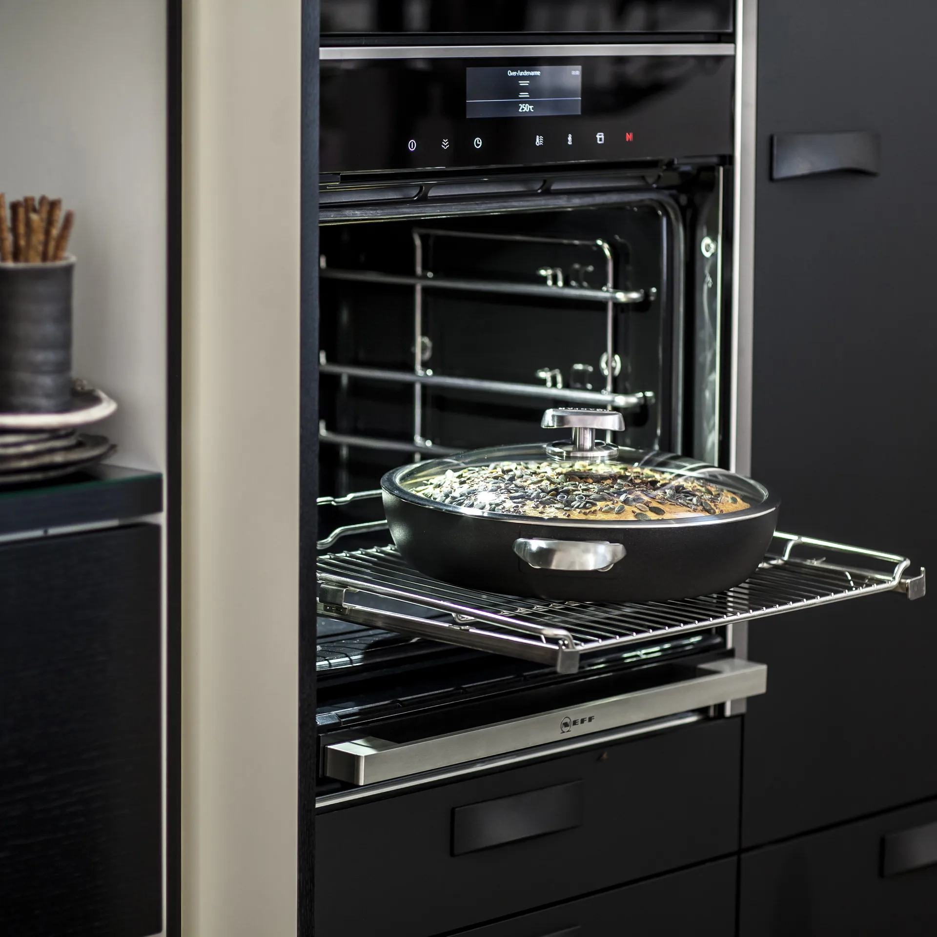 Scanpan Pro IQ kasserolle med lokk, Ø 28 cm Scanpan