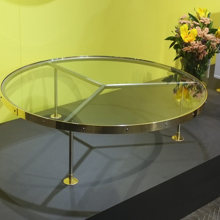 Sofabord 14, glass, lakkert stålstativ, messingplate Scherlin