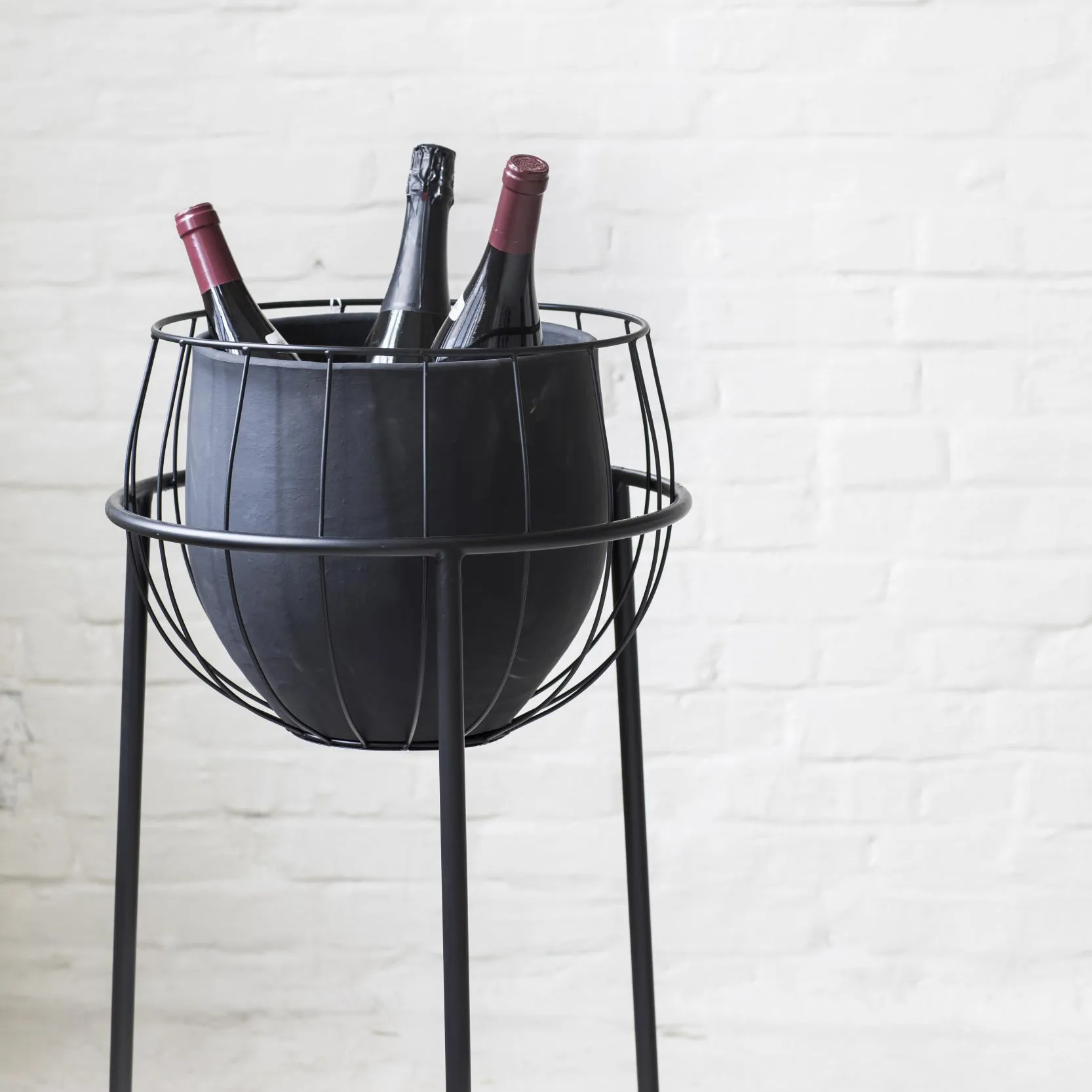 Serax krukke med blomsterpidestall, Black Serax