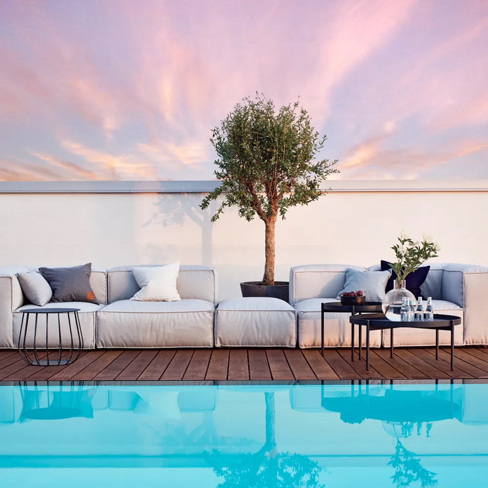 Asker modulsofa, Sunbrella Sling light grey, fotskammel Skargaarden