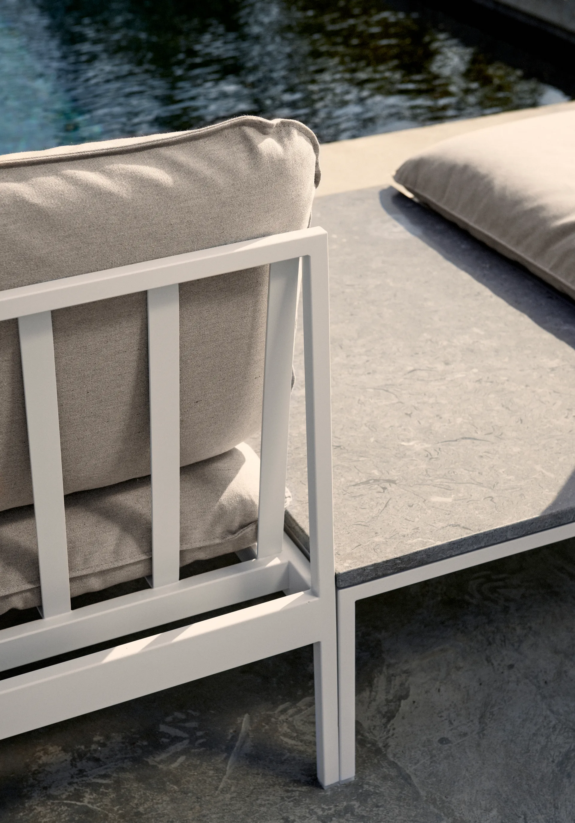 Bönan hjørnemodul lysegrå aluminium - beige lin Skargaarden