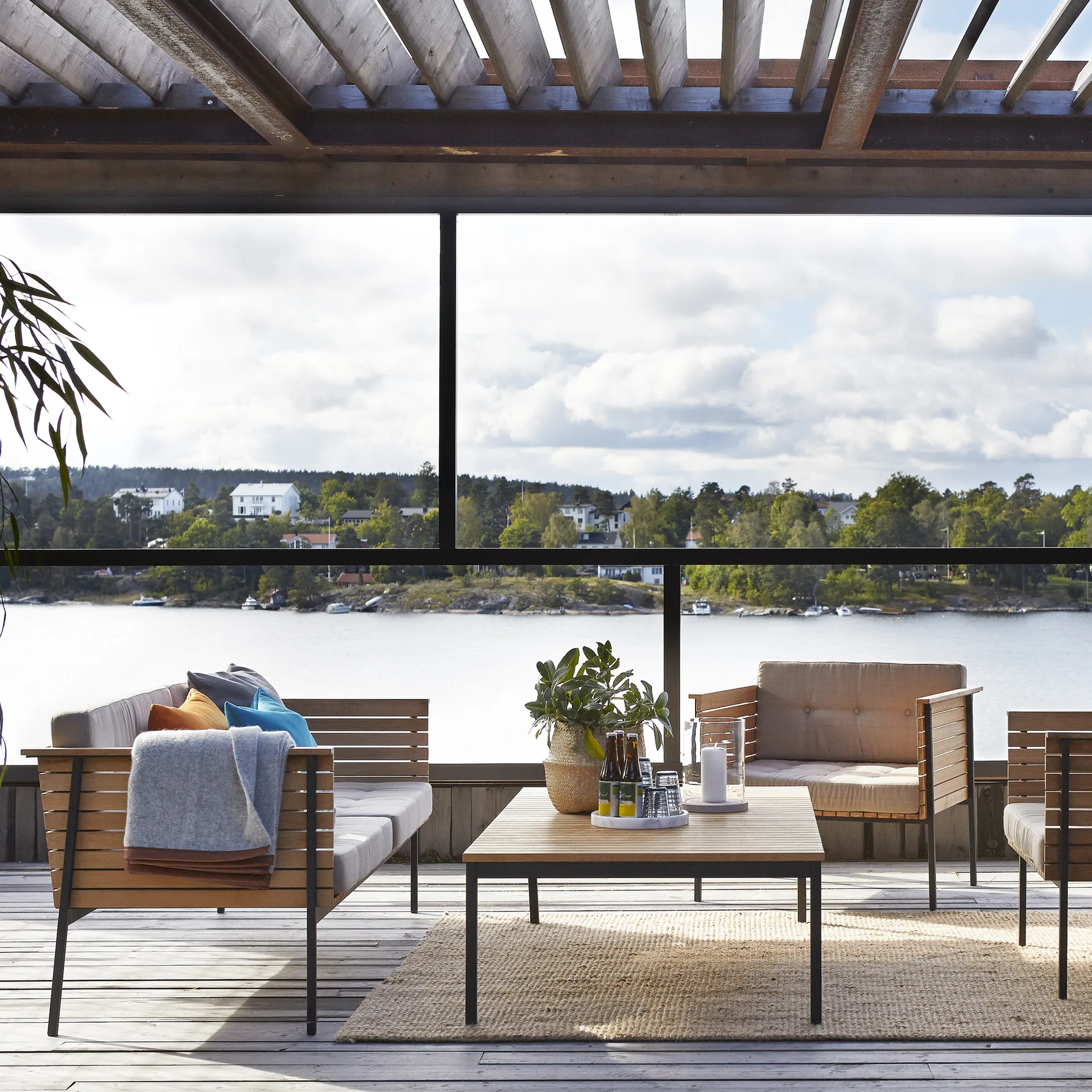 Häringe sofa, Sunbrella Natté Nature Grey-teak-svart Skargaarden