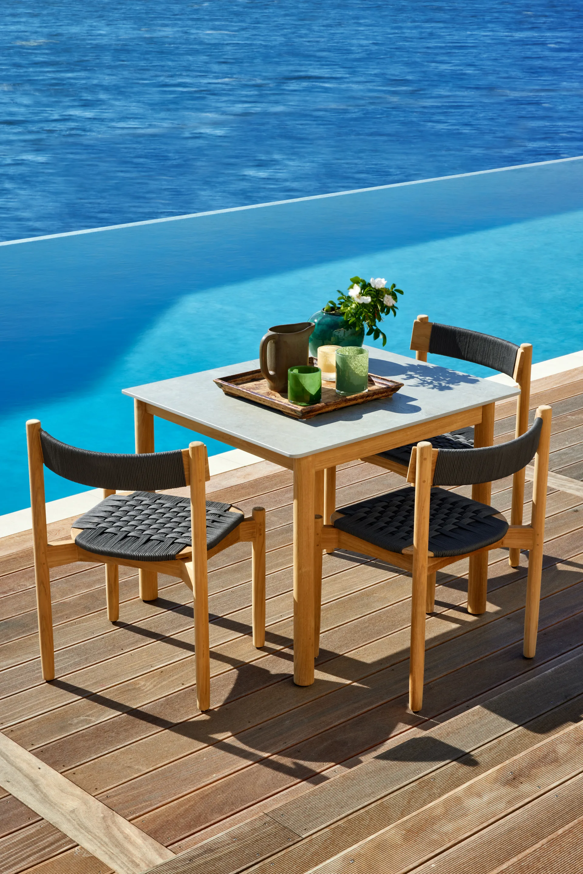 Koster spisebord 98x95x74 cm - Komposittplate og teak,  Skargaarden