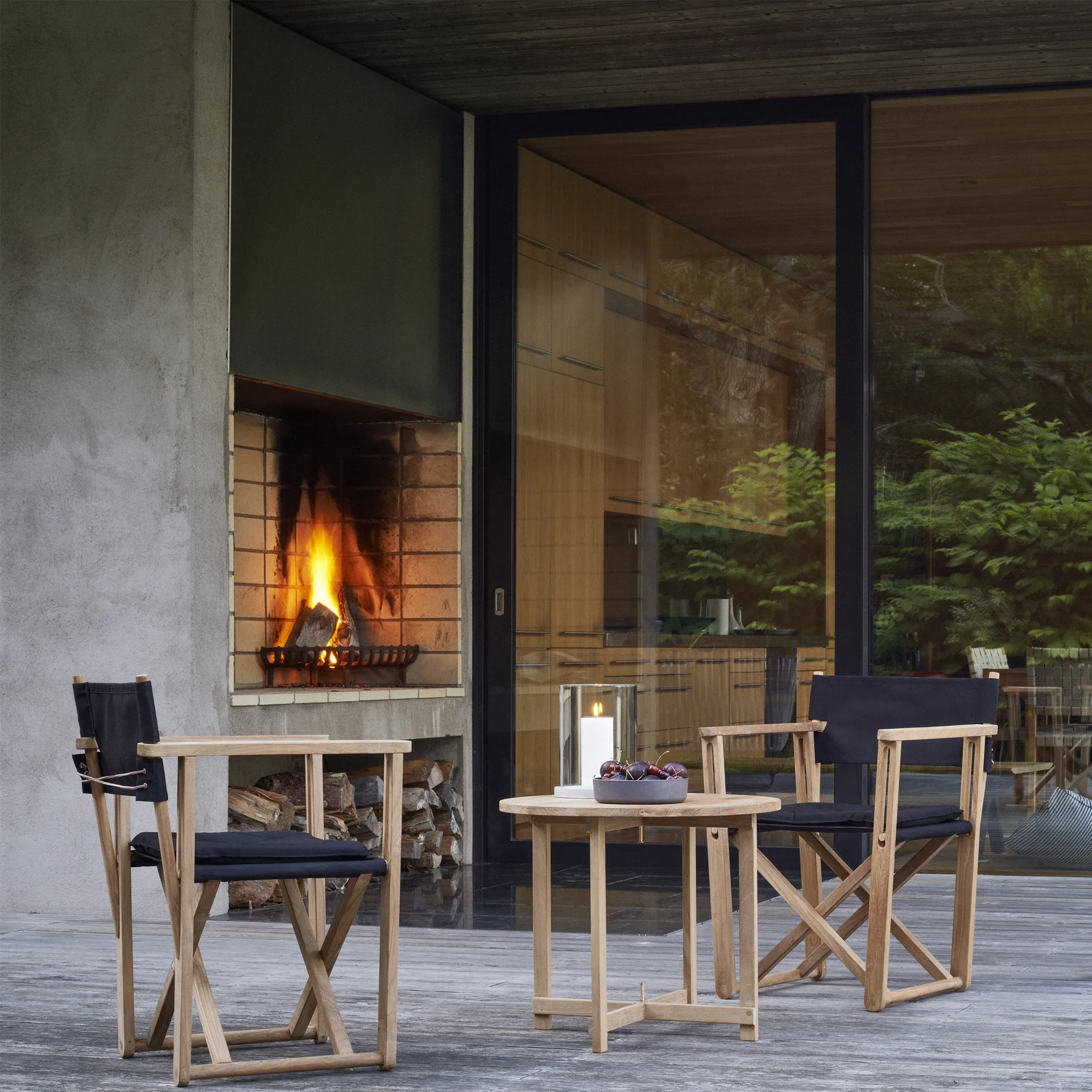 Kryss sidebord, Teak Skargaarden