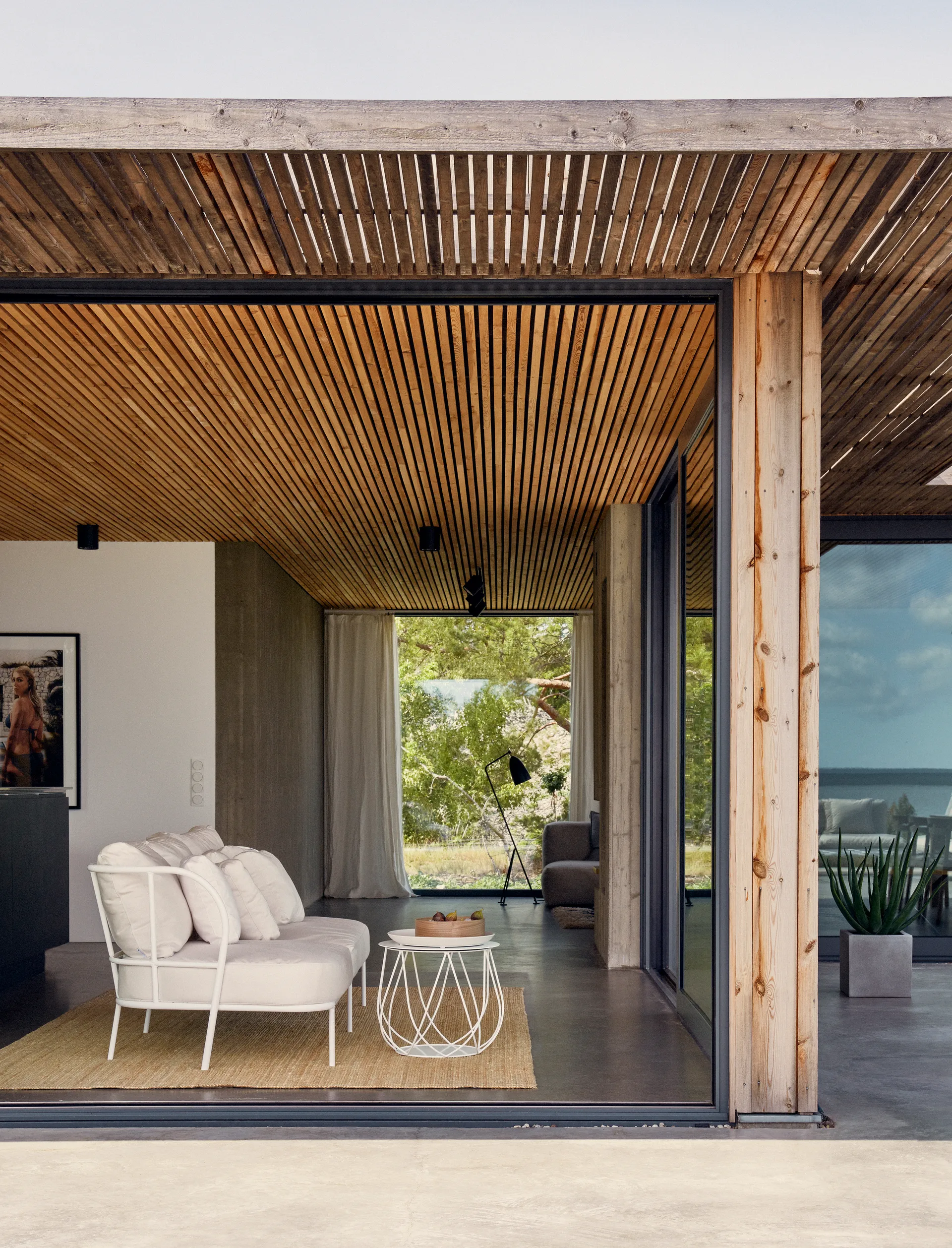 Saltö sofa, Sunbrella silver grey, charcoal grey aluminiumramme Skargaarden