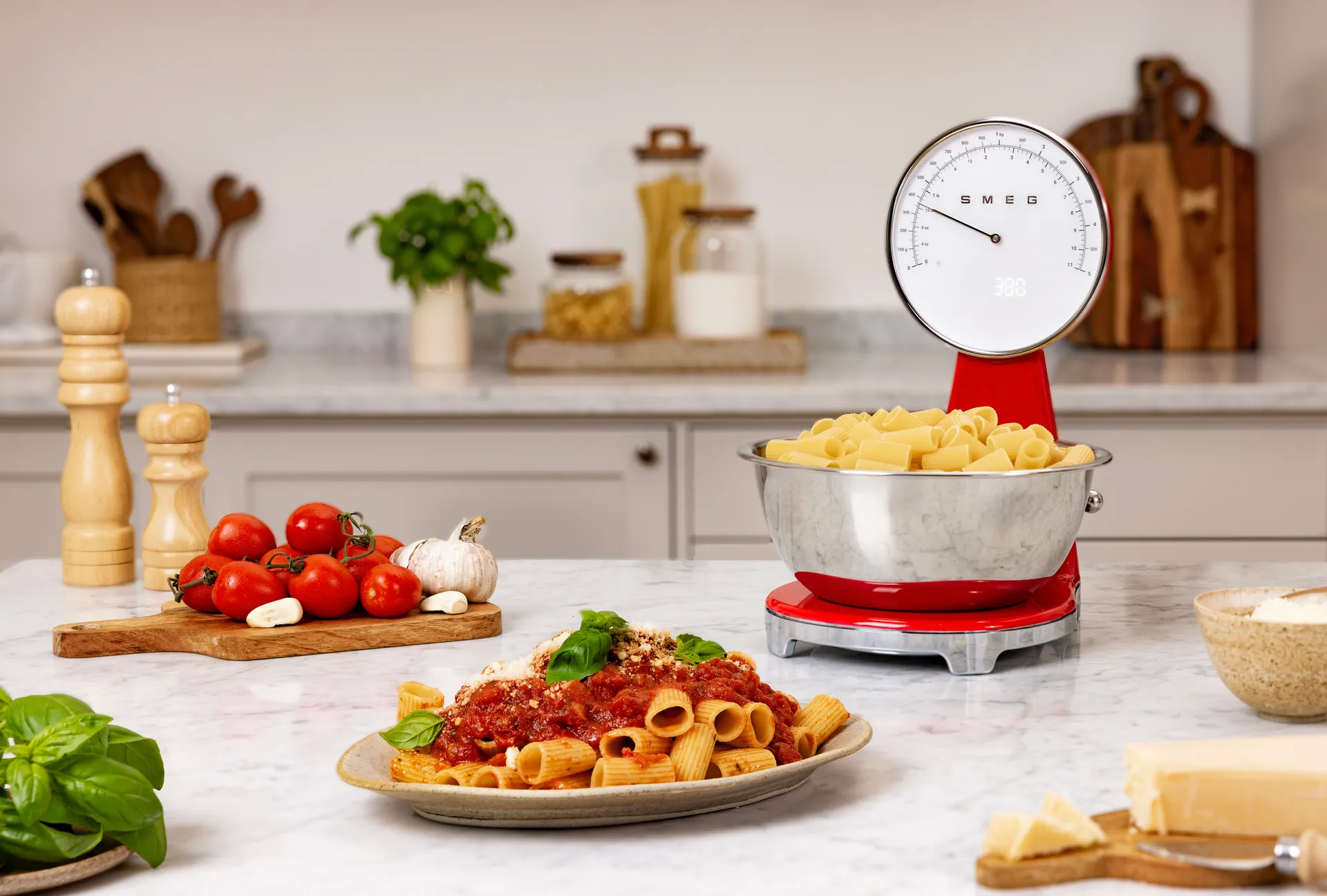 Smeg 50's Style analog kjøkkenvekt, Red Smeg