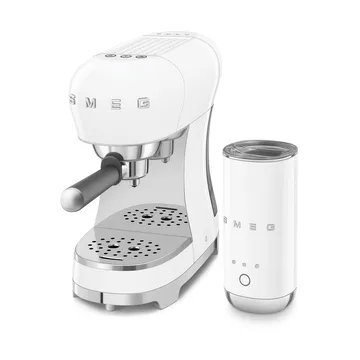 Smeg 50's Style espressomaskin med melkeskummer - Hvit - Smeg
