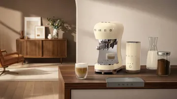 Smeg 50's Style espressomaskin med melkeskummer - Krem - Smeg