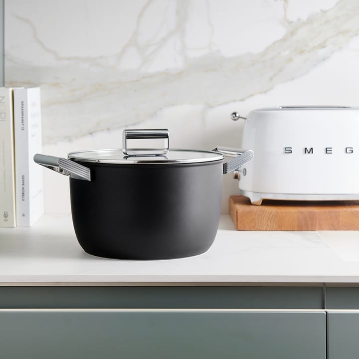 SMEG 50's Style gryte med lokk Ø 26 cm , Sort Smeg