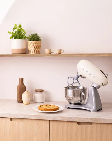 Smeg 50's Style kjøkkenmaskin 4,8 L - Creme-sølv 800 W - Smeg