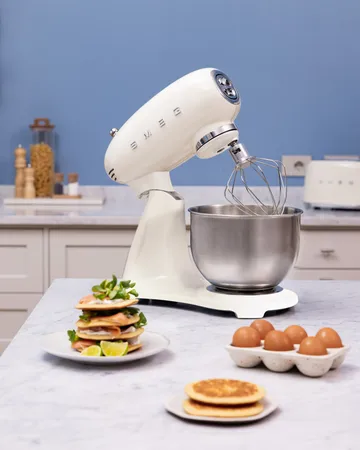 Smeg 50's style kjøkkenmaskin - Creme, 1000 w, 4,8 L - Smeg