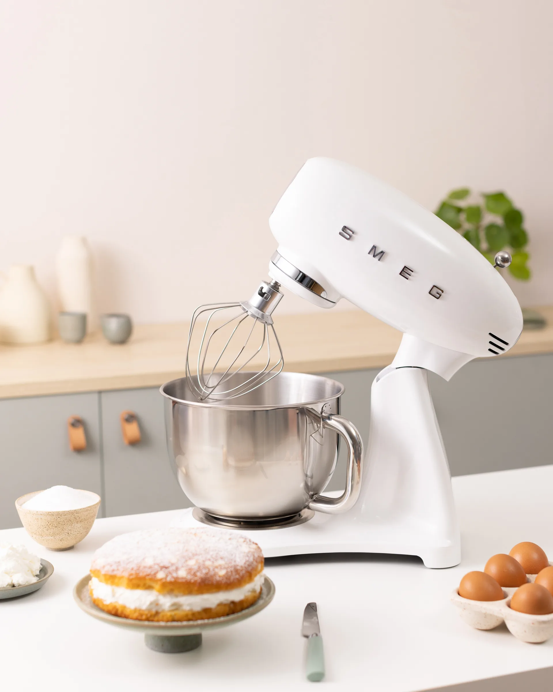 Smeg 50's style kjøkkenmaskin, Hvit, 1000 W, 4,8 l Smeg