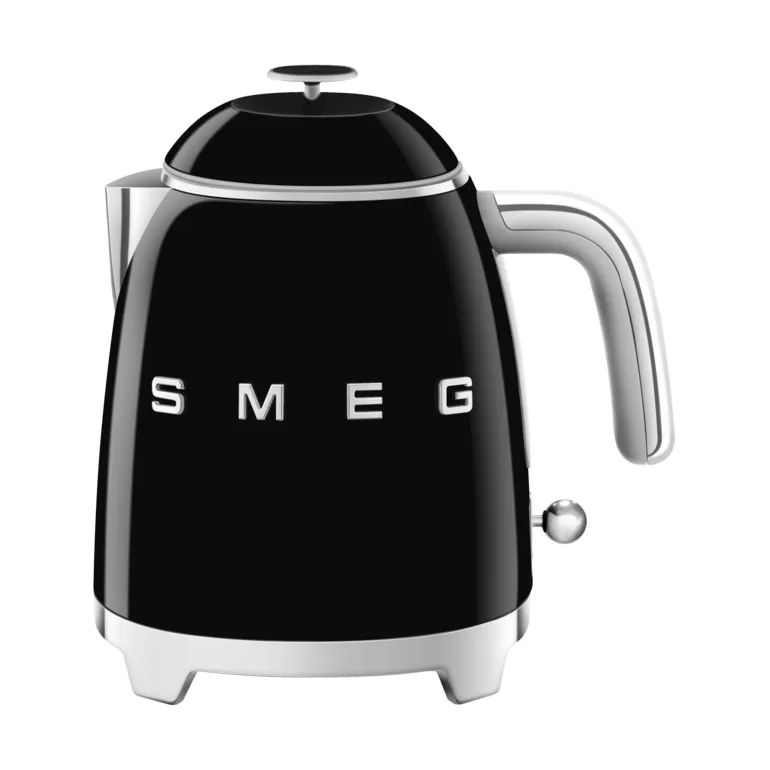 Smeg 50's Style Mini vannkoker 0,8 L Svart | Skandinavisk Design | Svart