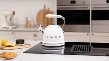 Smeg 50's Style Vannkoker med fløyte - White - Smeg