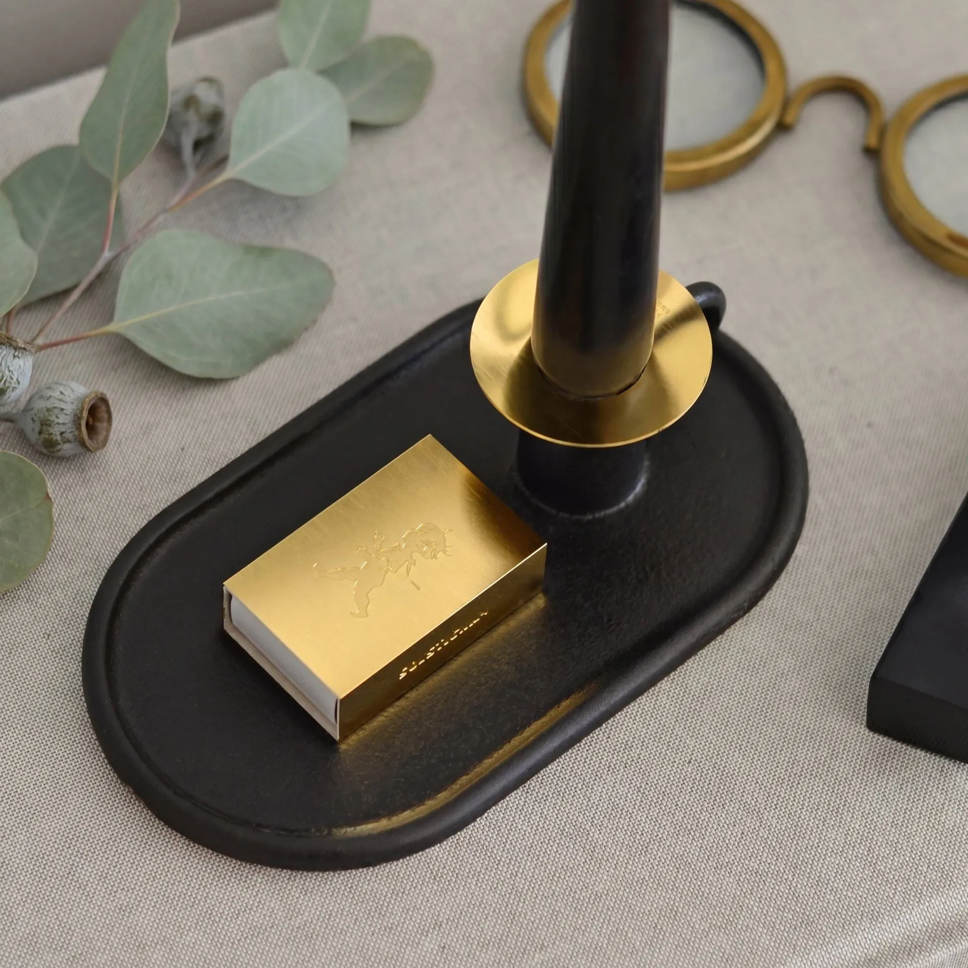 Kammakarlysestake med fyrstikketui, Svart Solstickan Design