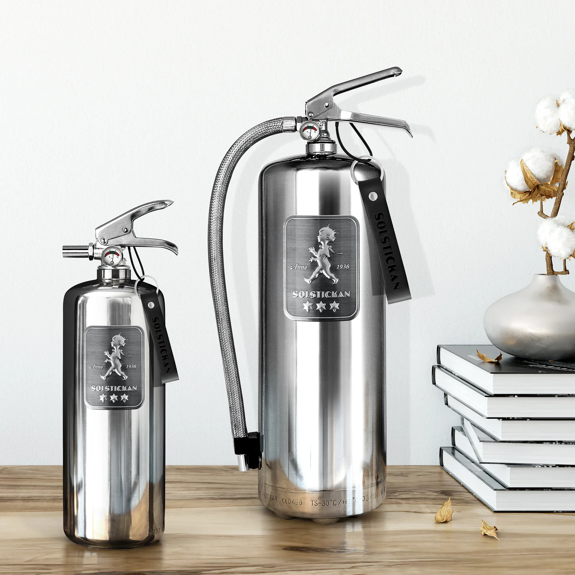 Solstickan brannslukker 2 kg, Design Edition stål Solstickan Design