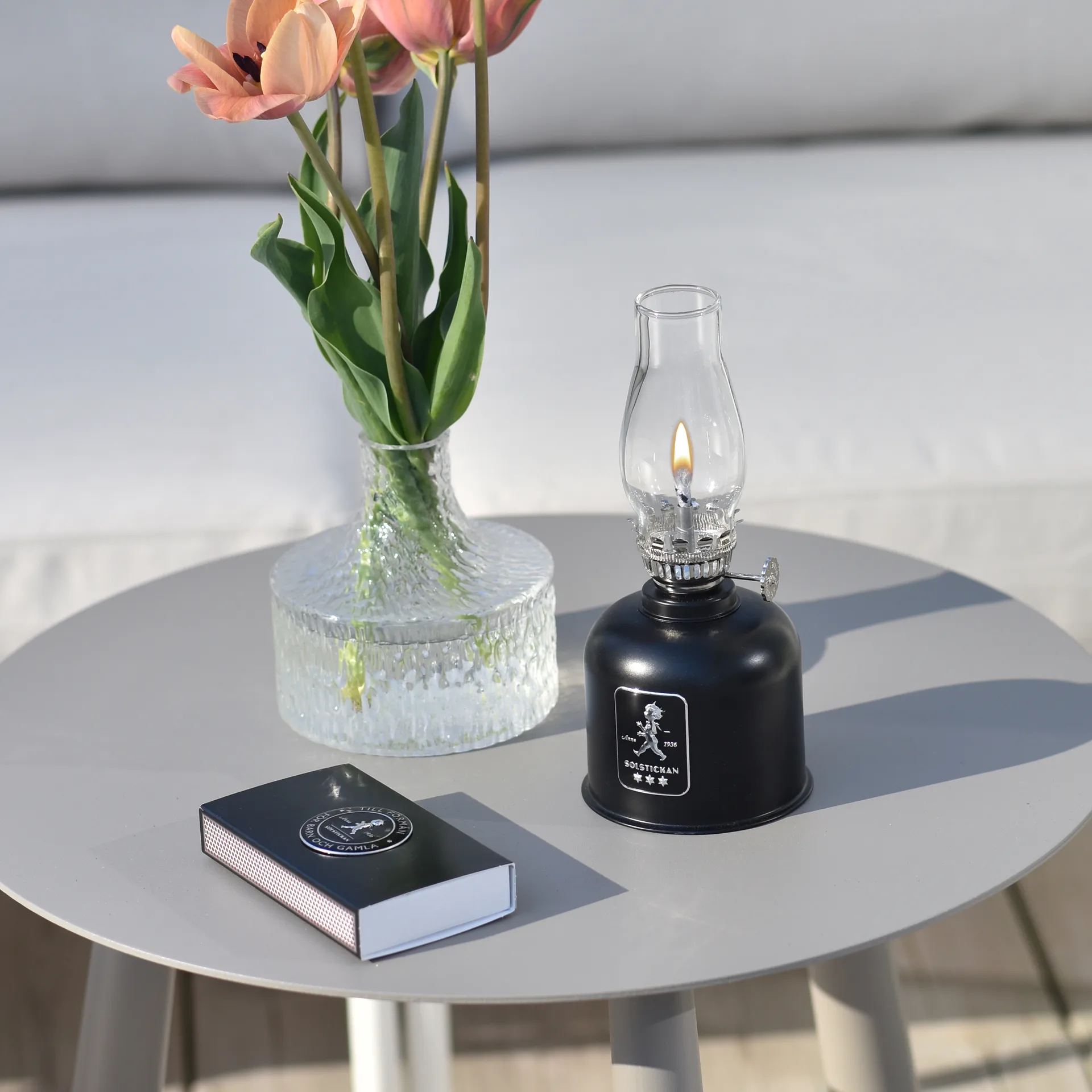 Solstickan fotogenlampe, Svart Solstickan Design