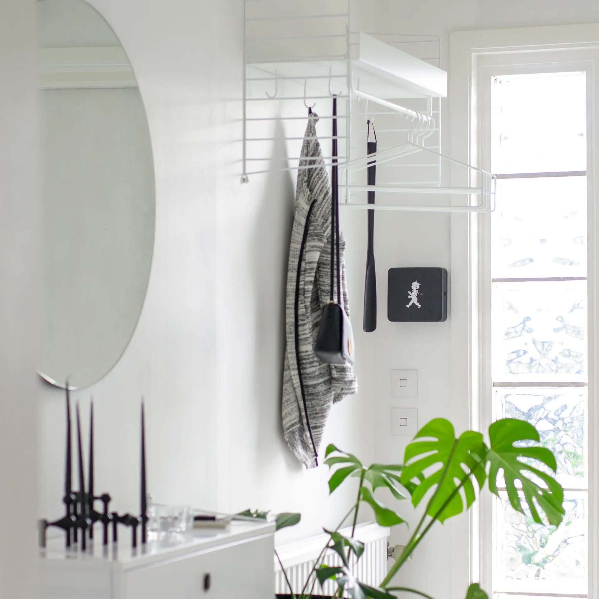 Solstickan nøkkelskap 16 x 17 cm, Svart Solstickan Design