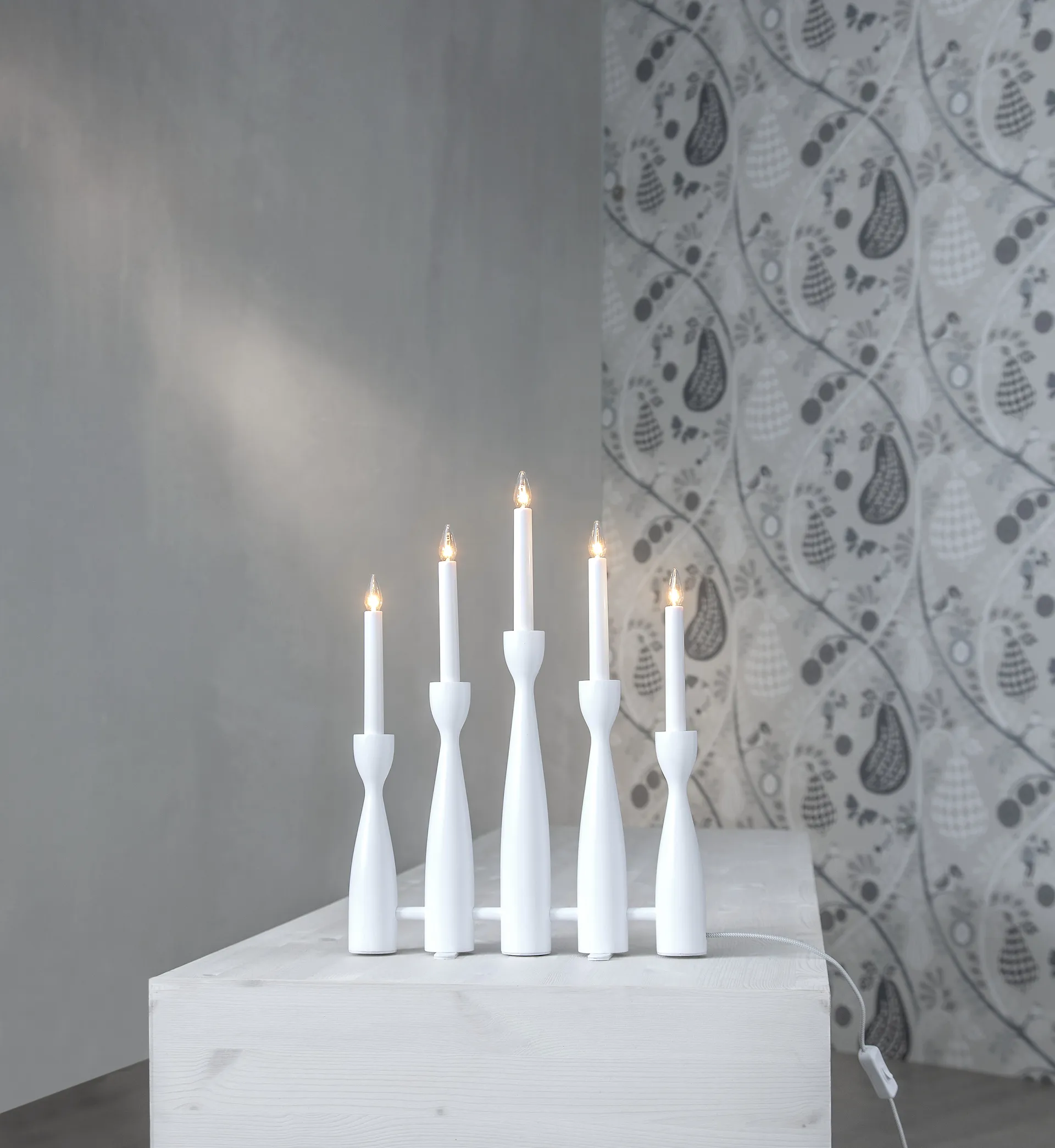 Midja 2.0 adventslysestake, Hvit Star Trading