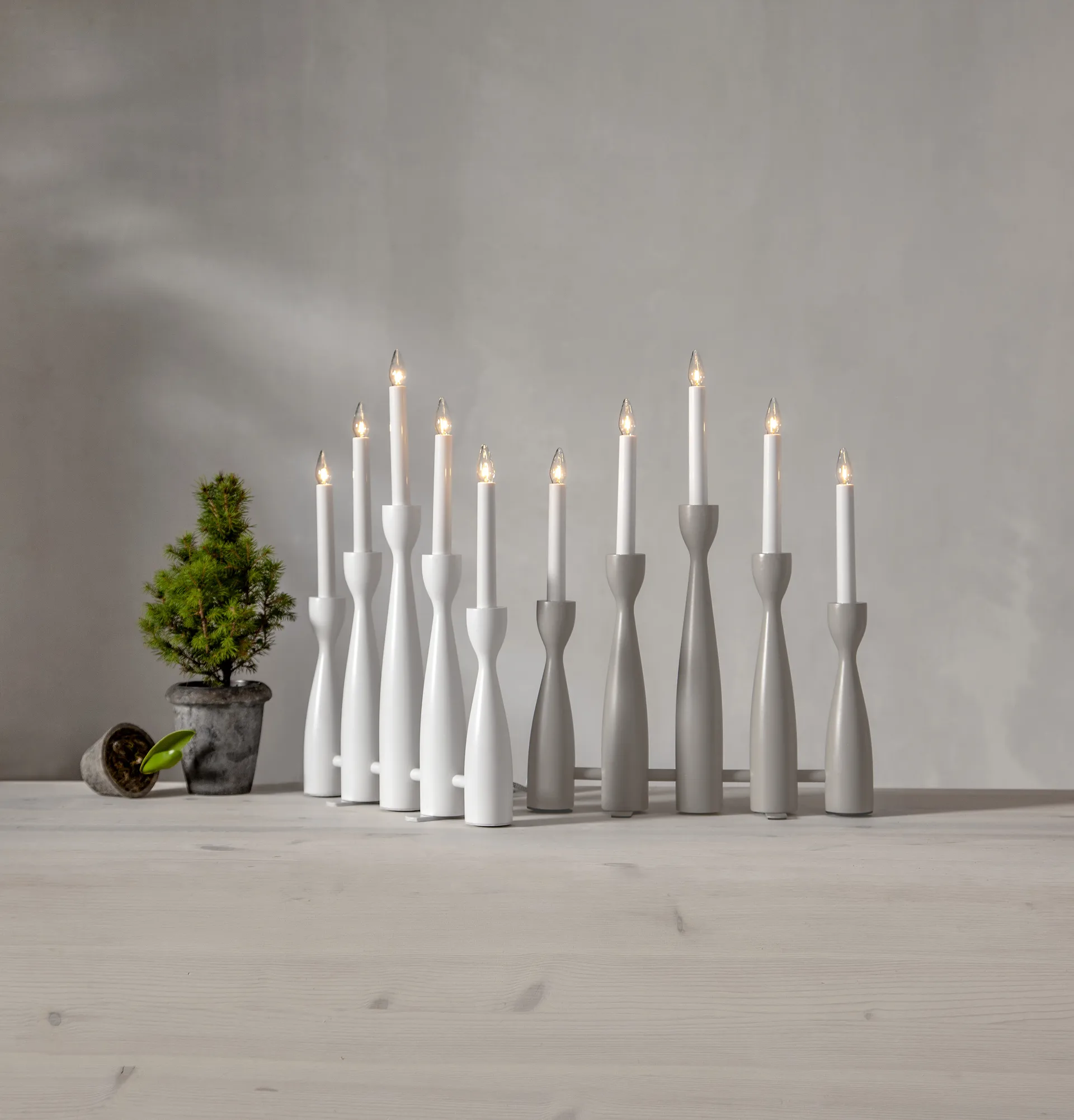 Midja 2.0 adventslysestake, Hvit Star Trading