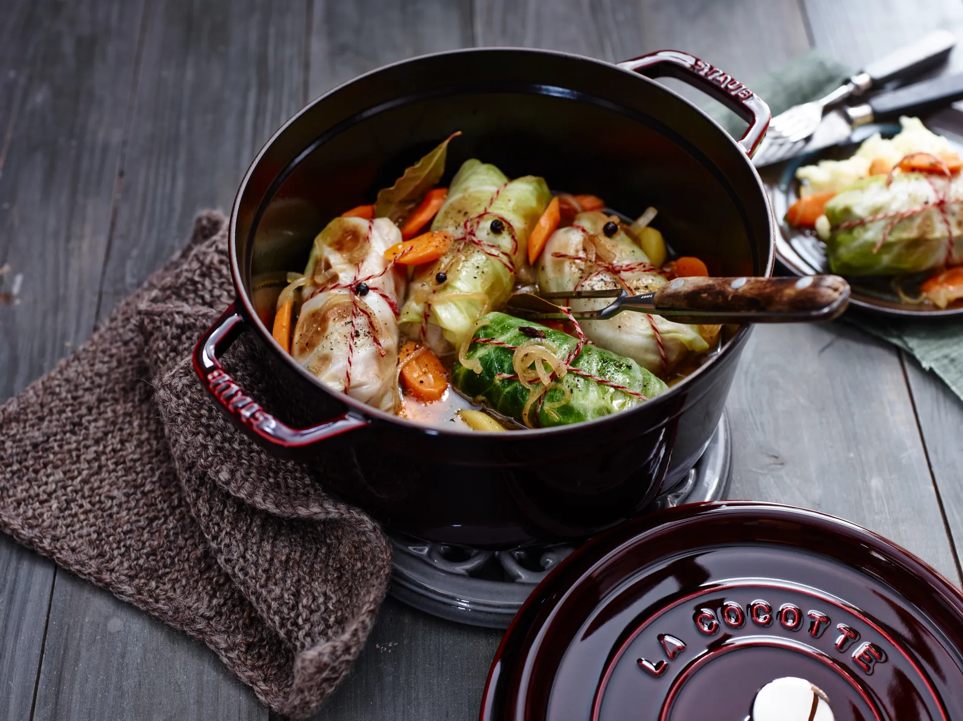 Staub La Cocotte rund gryte støpejern 2,6 L, Grenadinerød STAUB