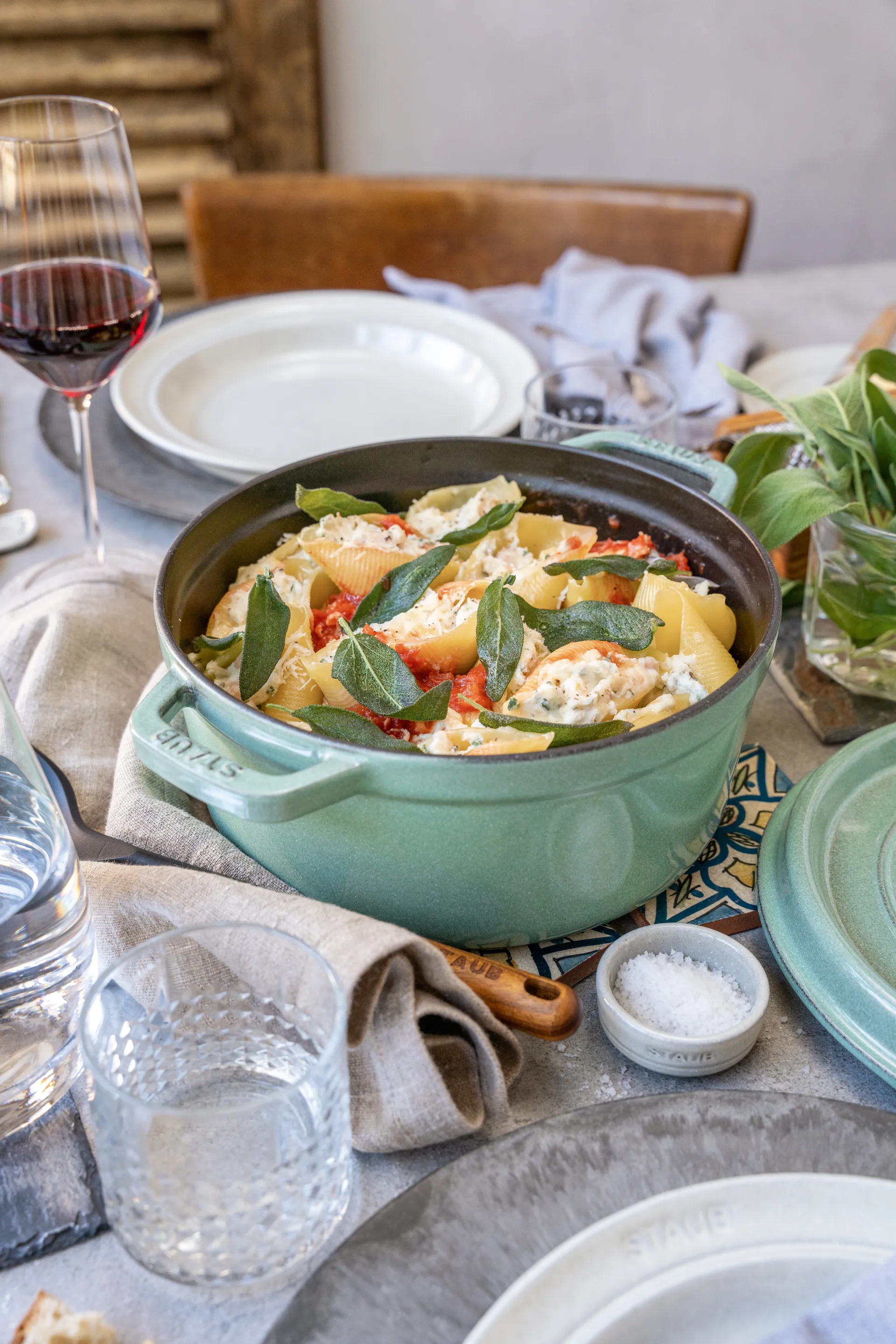 Staub rund gryte av støpejern 5,2 l, Salvie STAUB