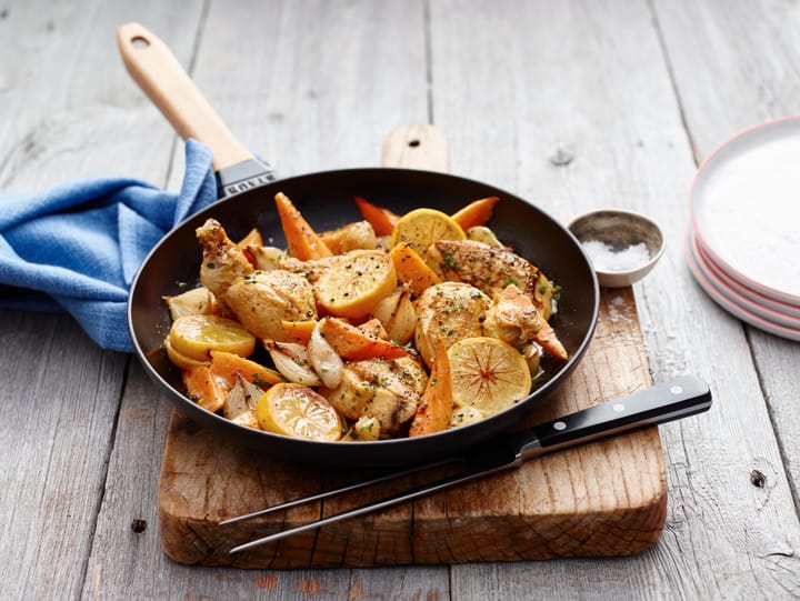 Staub stekepanne støpejern svart lyst trehåndtak, Ø20 cm STAUB