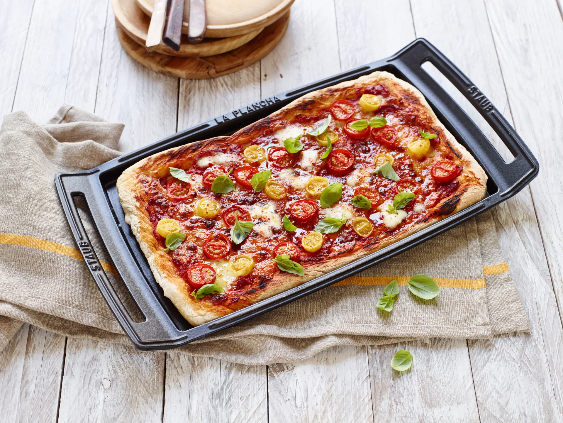 Staub Teppanyaki stekehelle med håndtak 38x25 cm, Svart STAUB