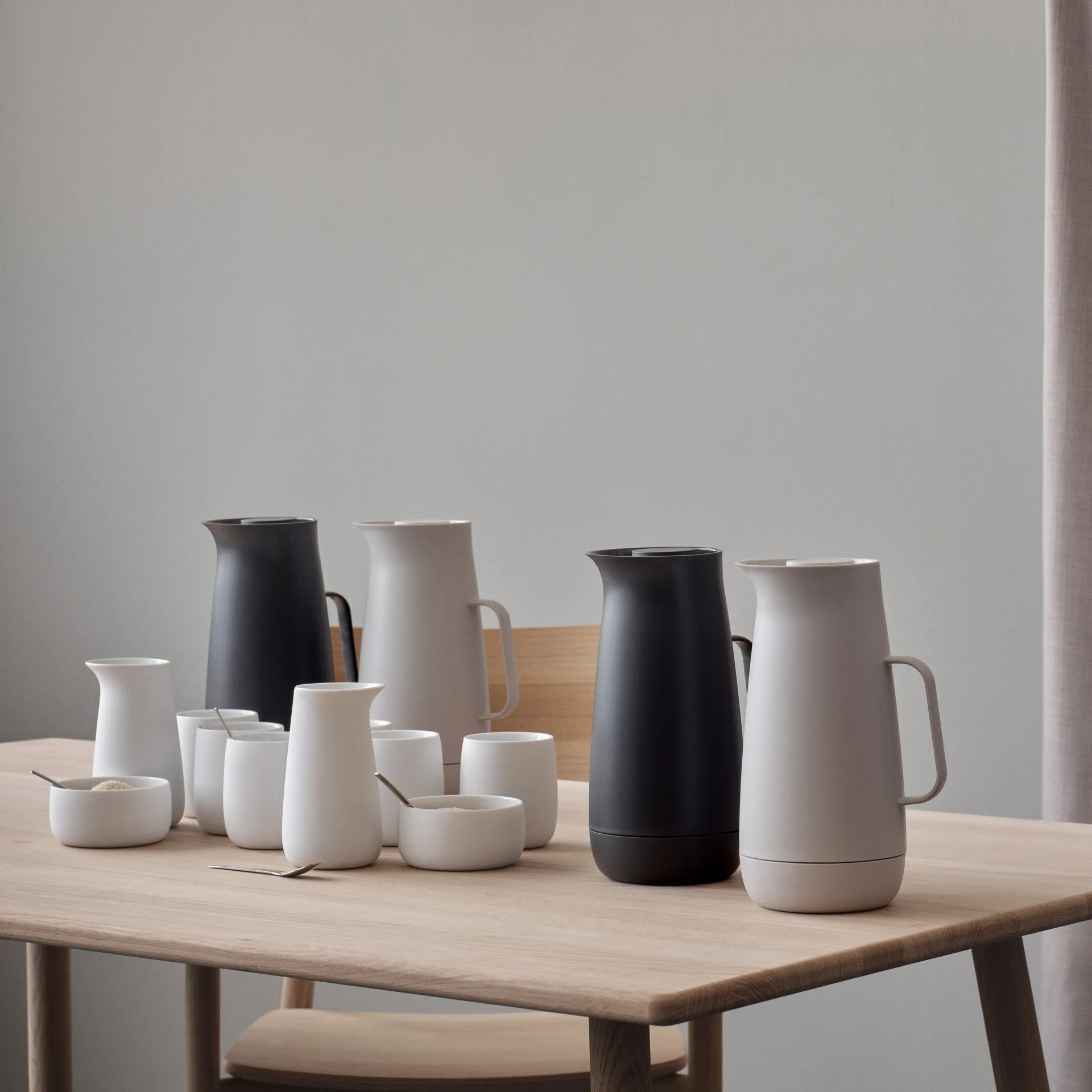 Foster termoskanne plast 1 L, Light grey Stelton