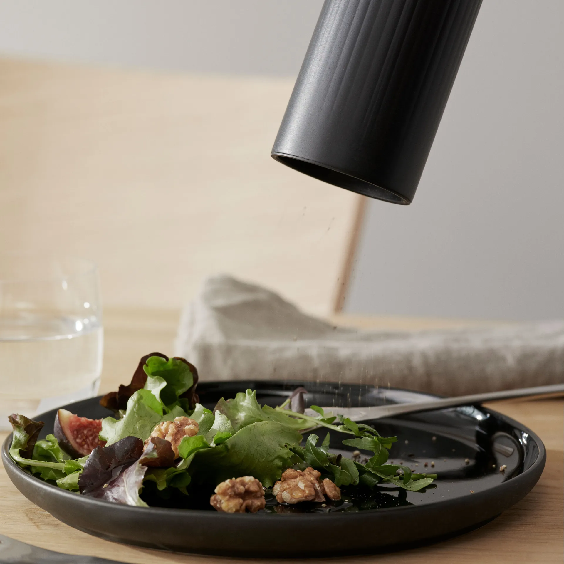 Pleat pepperkvern, Svart Stelton