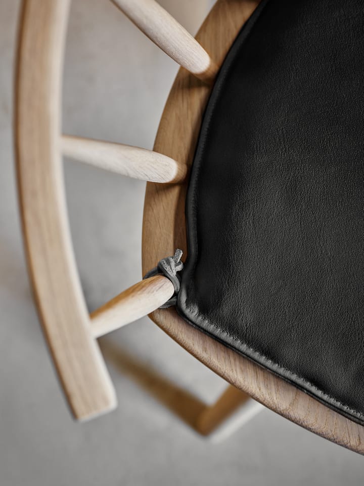 Arka stolpute elmotique, Black Stolab