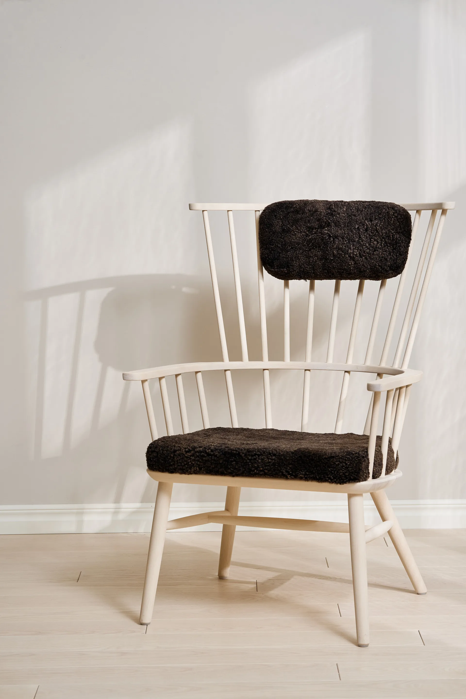 Henriette lenestol pute&nakkepute Hvitolje-Espresso Stolab